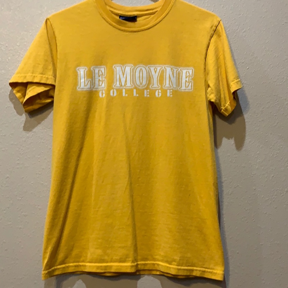 Le Moyne College, size S tee shirt